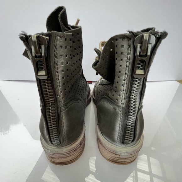 Dolce Vita Shoes Dolce Vita Aldis Combat Boots Size 8 Runs 2 Size